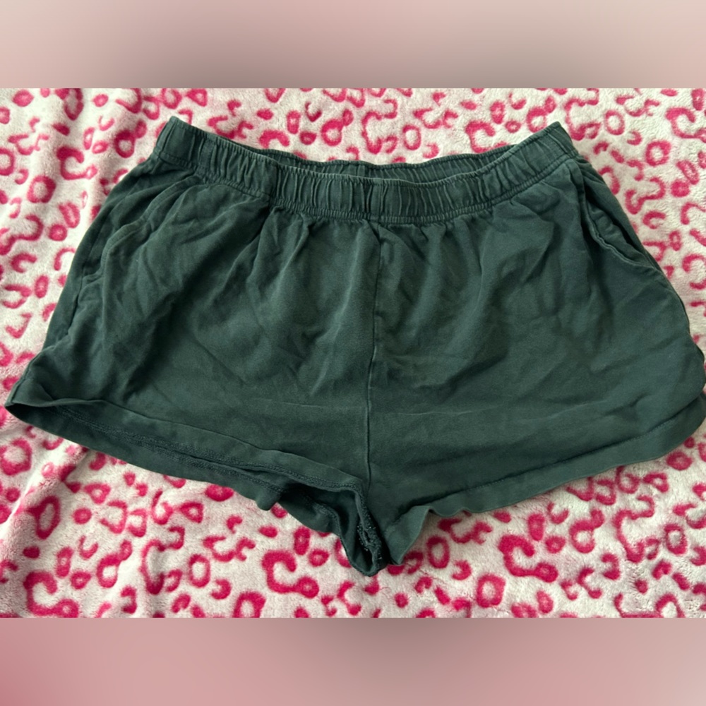 Stretchy dark gray shorts
